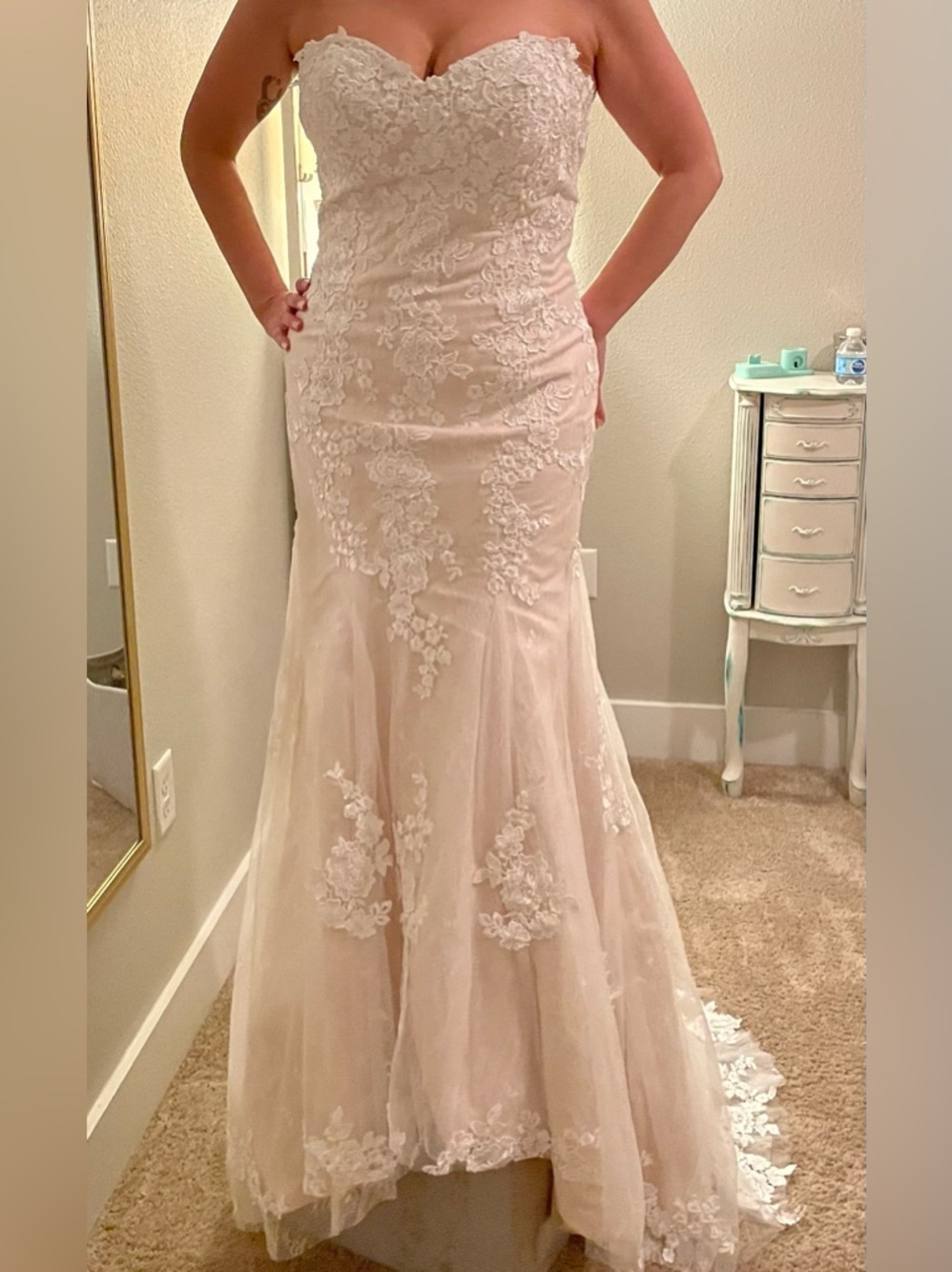 Elegant Lace Mermaid Wedding Dress in ivory